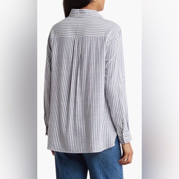 NWOT Max Studio classic white blouse. Size XL - Picture 3 of 3